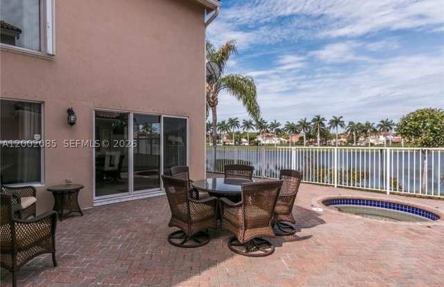 1590 Seagrape Way