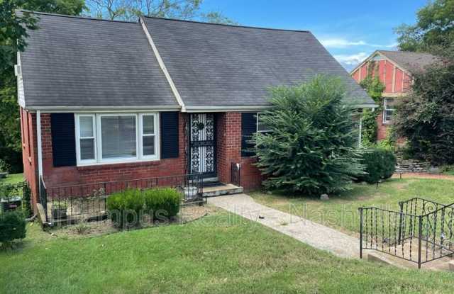 Photo of 1003 39th Ave N