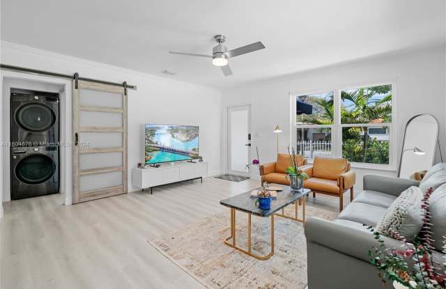 785 Southwest 21st Road