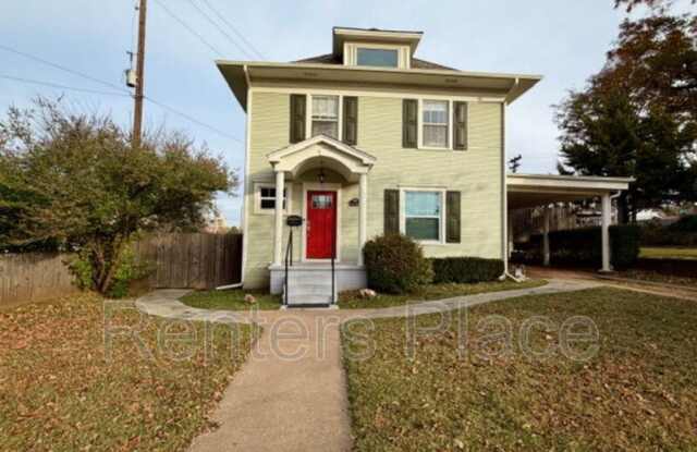 Photo of 105 E 19th St