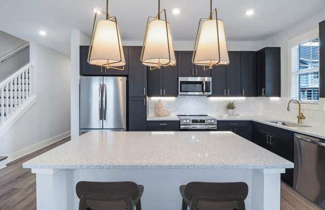 The Henslow Daniel Island Apartments & Townhomes