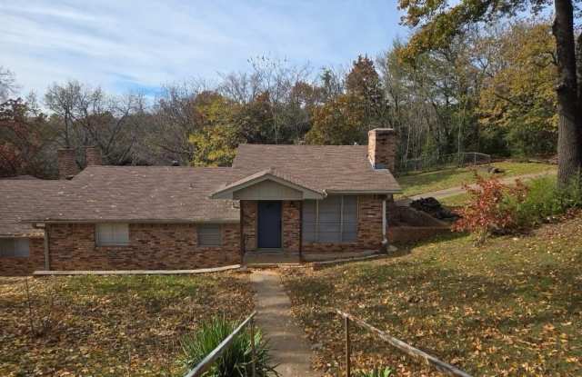 Photo of 1011 S Perry Avenue