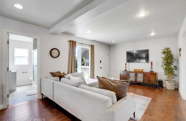 1301 S Hudson Avenue