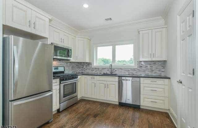 95 Bloomfield Ave Unit 2