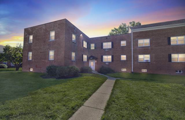 Laurel Court Apartments Sunny