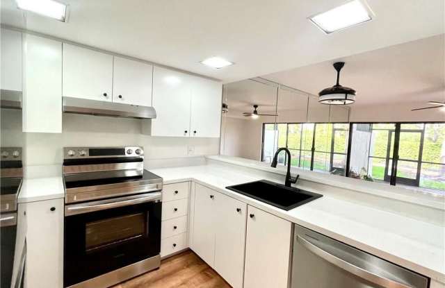 4428 SW 70th Ter