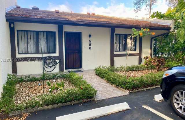 590 NE 199th Ter