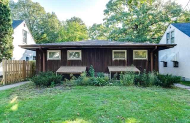 Photo of 842 25th Ave. SE