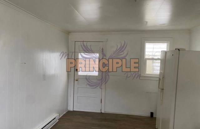 Charming cozy two bedroom house in Anaconda