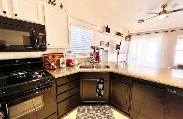 STYLISH SERENITY - 3 bed/2 bath Furnished Home with RV/Boat Parking