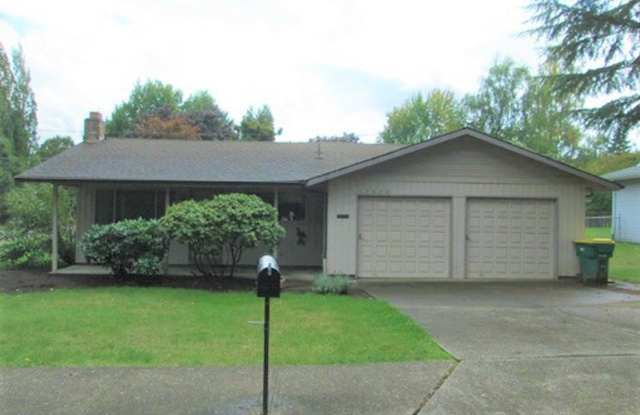 17640 SW Wright Street ~ Coming Soon! Available for Showings starting July 27, 2026 - NEW Carpet & Paint