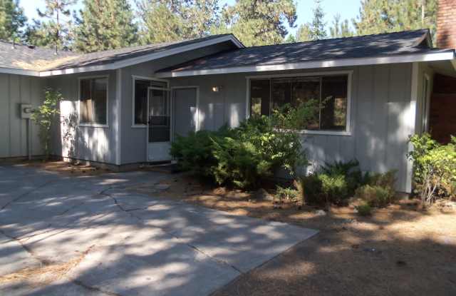 $500 off 1st Month's Rent!!! Charming Home on .25 acre Lot!