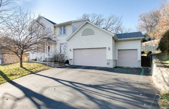 14728 Innsbrook Lane - 14728 Innsbrook Lane, Burnsville, MN 55306