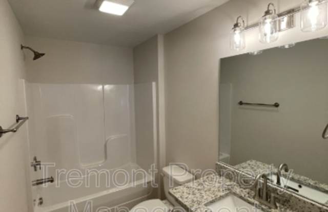 3105 East 37th Street