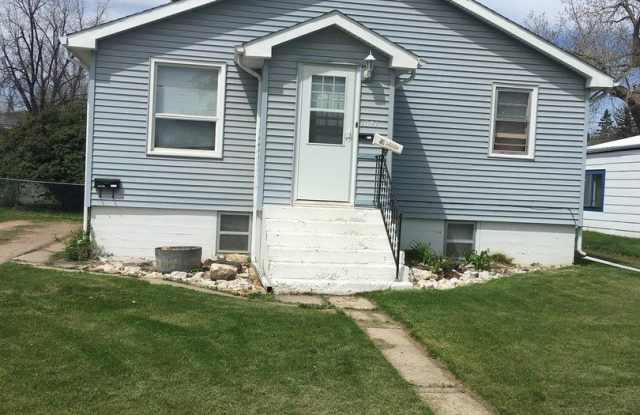 1021 Dilger Ave - 1021 Dilfer Ave, Rapid City, SD 57701