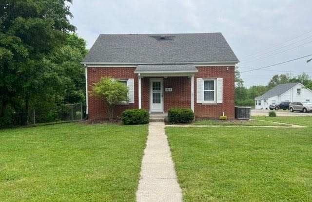 215 W Vine - 215 West Vine Street, Radcliff, KY 40160