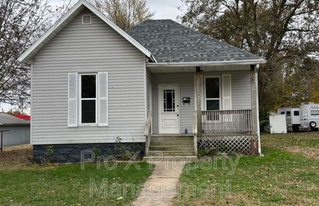 1112 E Locust Street - 1112 East Locust Street, Springfield, MO 65803