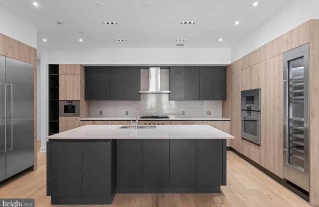 724 CHESTNUT Street unit: 201