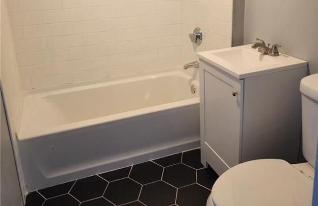 337 Dulude Street unit: 2R