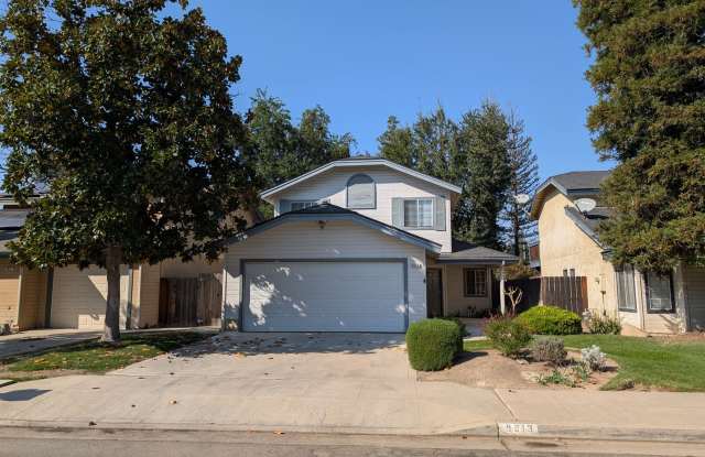 Photo of Woodward Lake home offering nice amenities and nice updates. Close to shopping, schools  Woodward Park.