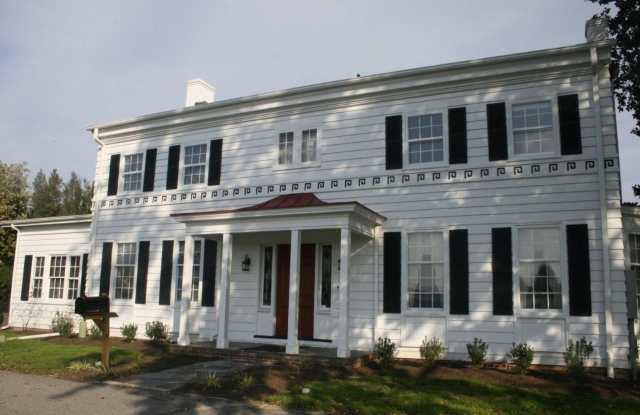 Photo of 1325 S STATE Street unit: 202