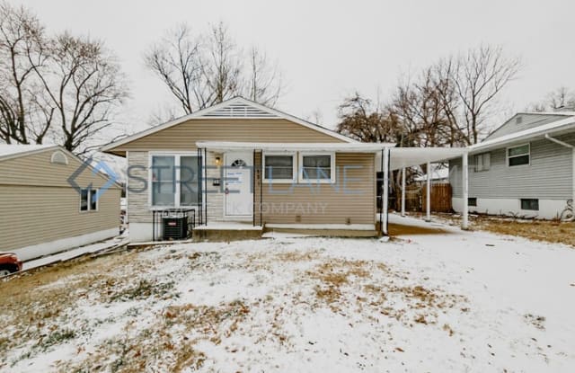 221 Mcalpine Drive - 221 Mcalpine Drive, Glasgow Village, MO 63137