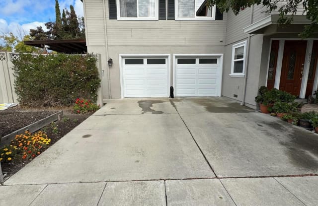 655 Sapphire B - 655 Sapphire Street, Redwood City, CA 94061