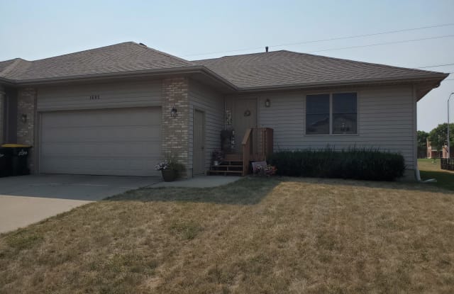 1605 S Campbell Trail - 1605 South Campbell Trail, Sioux Falls, SD 57106
