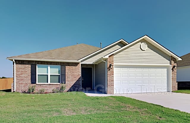 1903 S 15th St - 1903 South 15th Street, Broken Arrow, OK 74012