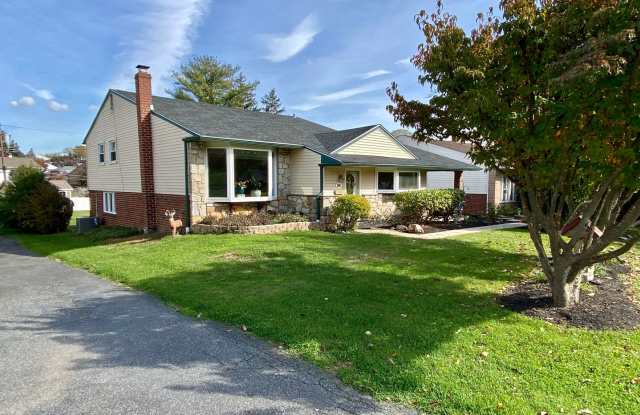 Gorgeous 3-Bedroom Single Family Home in Broomall! Available Mid-June! photos photos