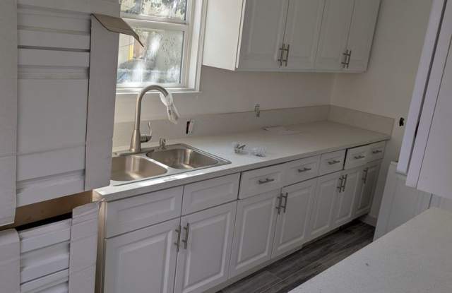 Photo of ☀️Newly Remodeled1 Bed / 1 Bath Apartment Unit – Great Layout