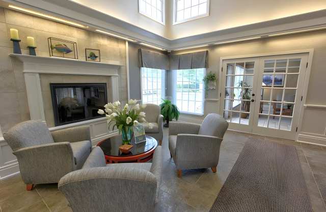 Country Club Manor Apartments