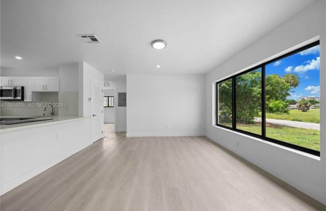 Photo of 2983 NW 1st St