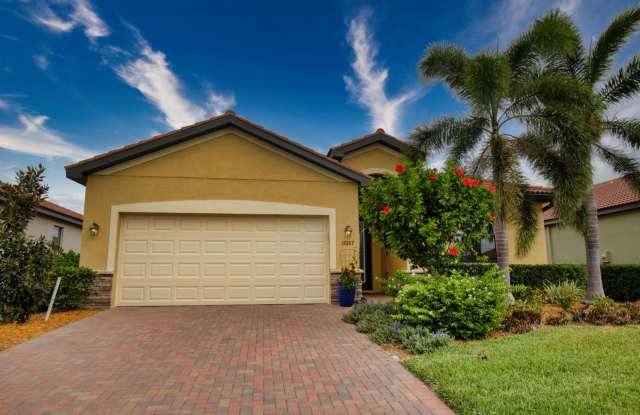 Seasonal Short-Term Single Family located at Sarasota National Golf Club (Social Membership) with resort like Amenities!
