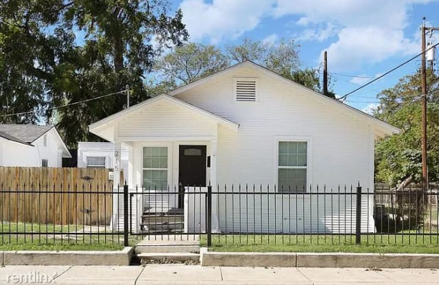 215 Crittendon Ave - 215 Crittendon Avenue, San Antonio, TX 78211