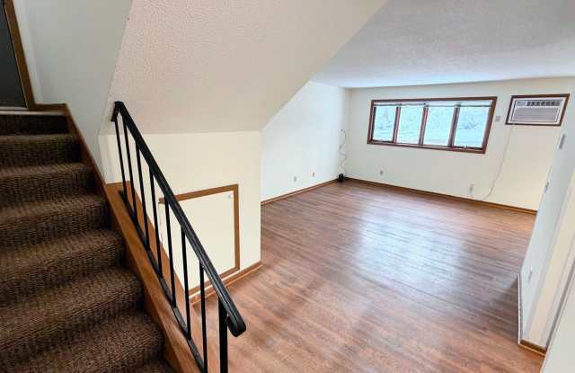 Spacious 3-Bedroom Apartment in Como!