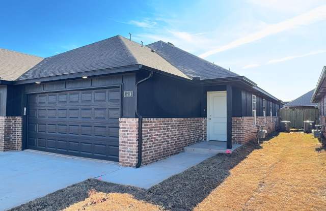 Welcome to Brand New Masonwood featuring this 3 Bedroom 2 Bath 2 Car Garage Duplex in a Great location close to the Broadway Extension and only 8 minutes from downtown OKC