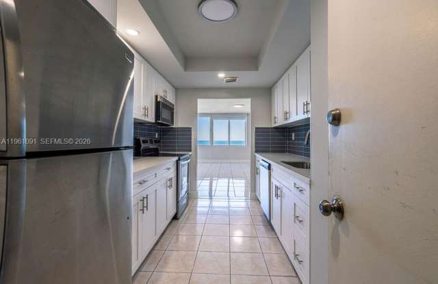 5401 Collins Avenue 919, Miami Beach, FL 33140