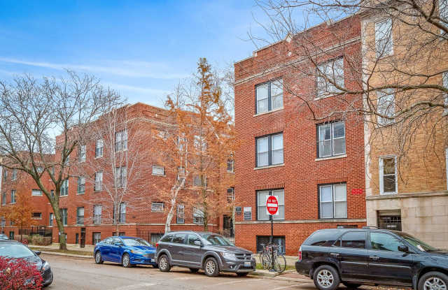 851 West Cornelia Ave. Apt.