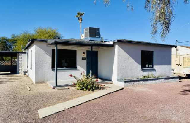 2017 North Winstel Boulevard