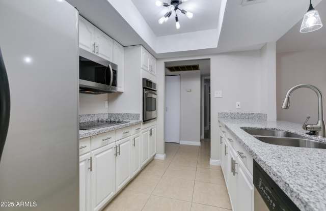 1206 E GREENWAY Drive