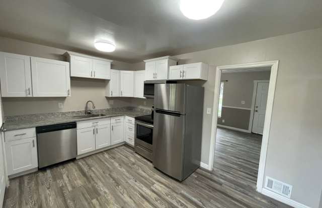 Newly Remodeled 3 Bedroom Home! - 1062 Southwell Street, Ogden, UT 84404