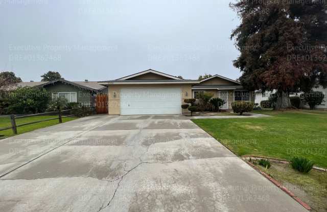 3 bedroom/ 2 bathroom home located near New Stine Rd/ Wilson Rd