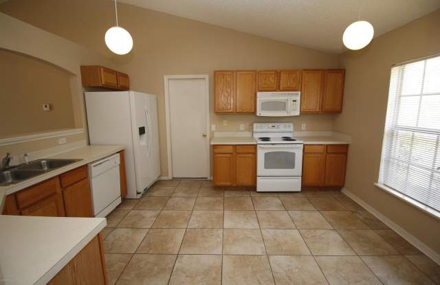 830 Schomer Avenue SW