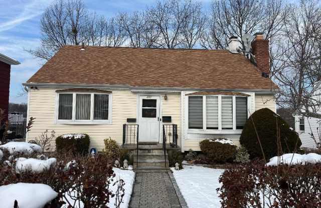 Photo of 201 Bennett Avenue unit: 1