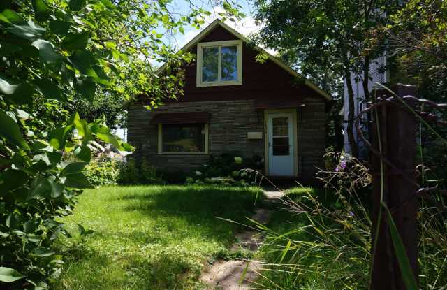 AVAILABLE JUNE 1ST 2026 - Beautiful 3 bed/2 bath House