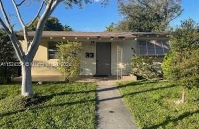 262 SW 9th St - 262 Southwest 9th Street, Dania Beach, FL 33004