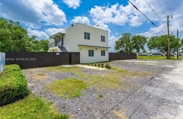 Photo of 21845 Goulds Ave