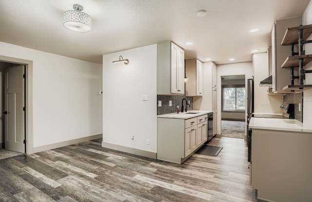 Sophisticated 3-Bed Townhome Near Red Rocks