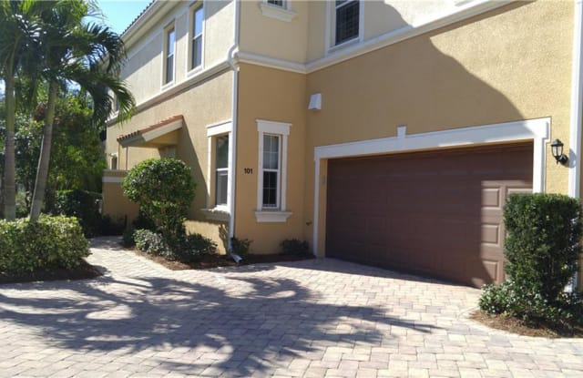 10351 Glastonbury CIR - 10351 Glastonbury Circle, Fort Myers, FL 33913